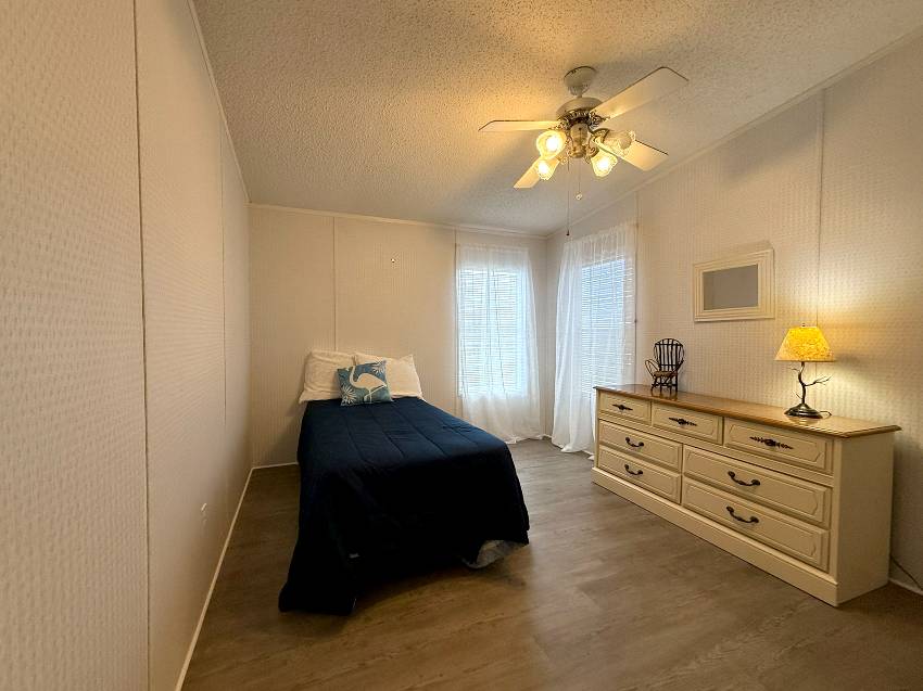 8204 Lemonwood Dr a Ellenton, FL Mobile or Manufactured Home for Sale